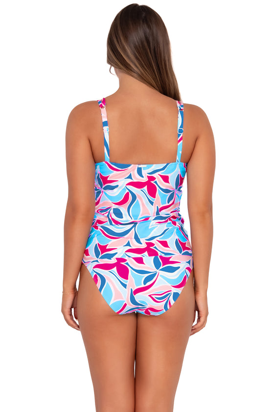 Sunsets Making Waves Taylor Tankini Top Cup Sizes E to H