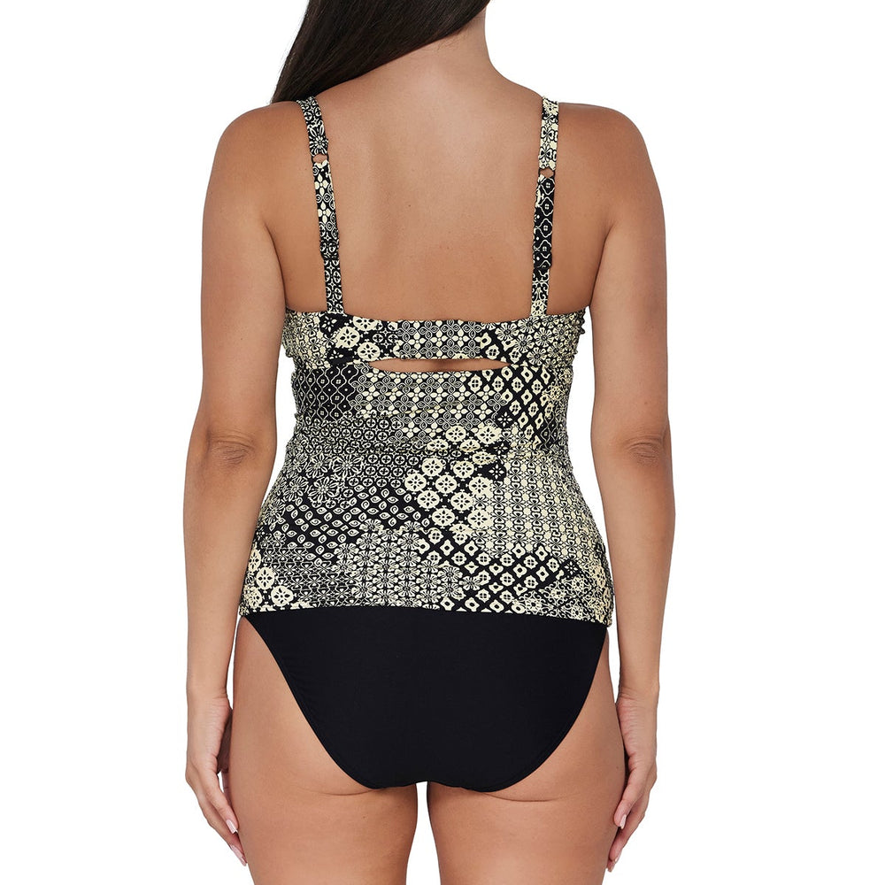 
                      
                        Sunsets Venice Seagrass Texture Zuri V-Wire Tankini Top
                      
                    