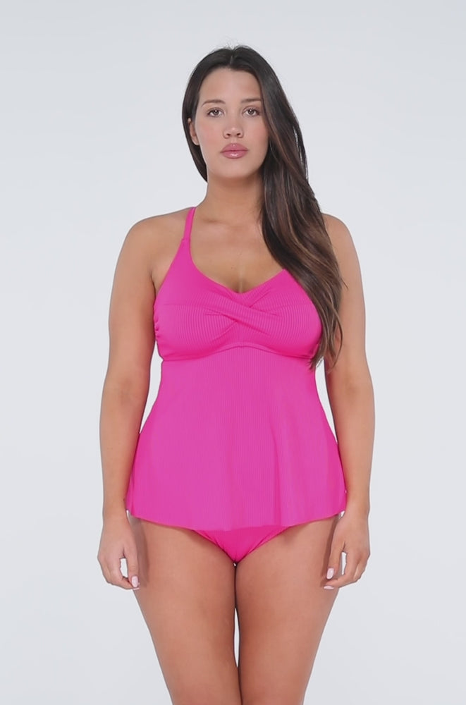 
                      
                        Load and play video in Gallery viewer, Sunsets Escape Begonia Sandbar Rib Tori Tankini Top
                      
                    