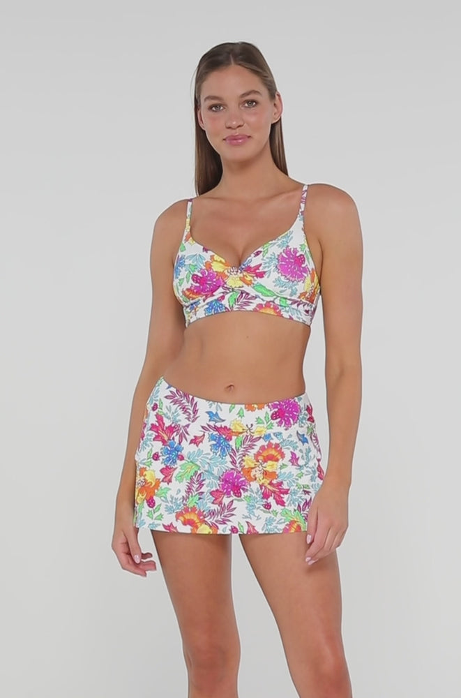 
                      
                        Load and play video in Gallery viewer, Sunsets Camilla Flora Sporty Swim Skirt
                      
                    